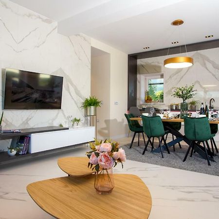 Apartmani Paklenica Noa スタリグラード エクステリア 写真