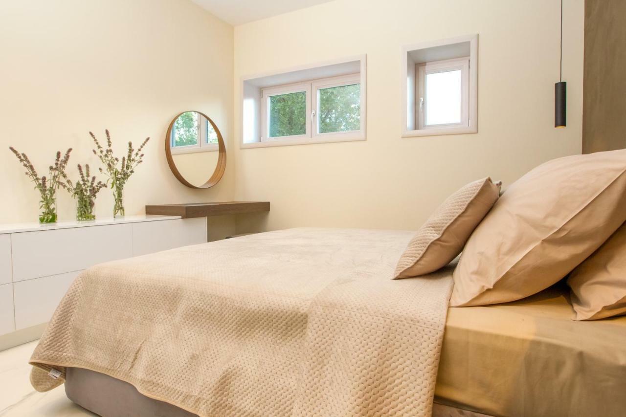 Apartmani Paklenica Noa スタリグラード エクステリア 写真
