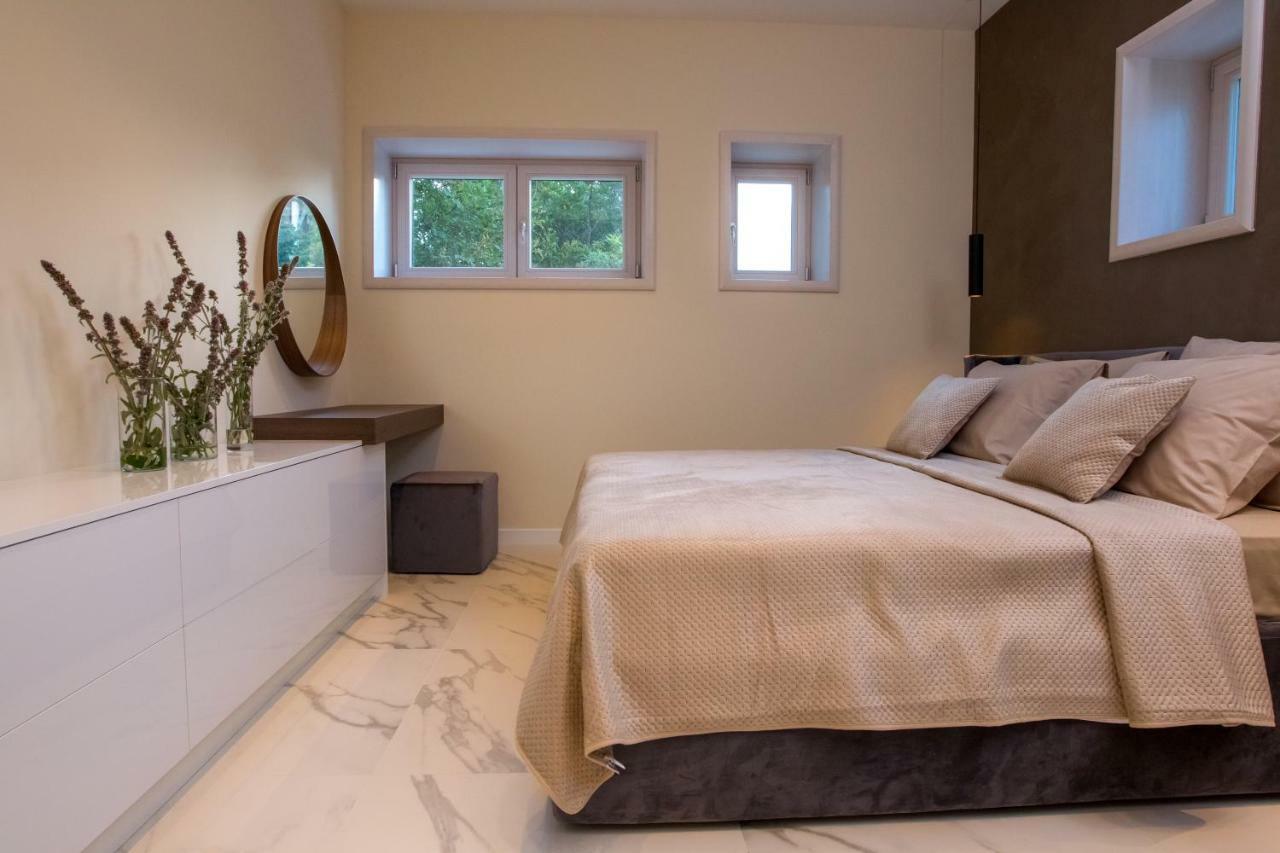Apartmani Paklenica Noa スタリグラード エクステリア 写真