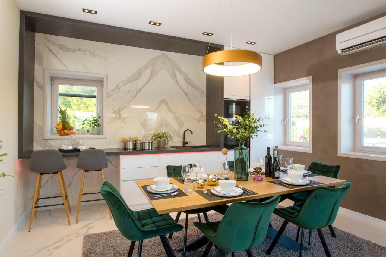 Apartmani Paklenica Noa スタリグラード エクステリア 写真